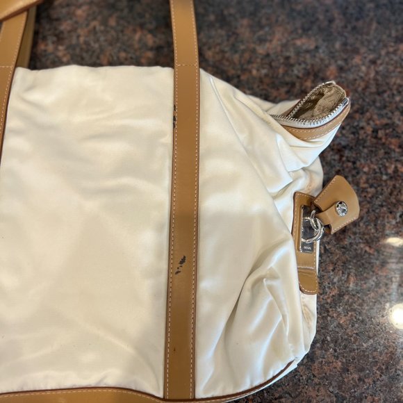 Authentic White Prada Shoulder Bag - Early 2000s - Picture 10 of 15